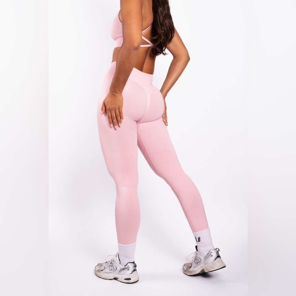 NWT Ultimate Gainz Beau | High Performance Leggings - Pink S E47